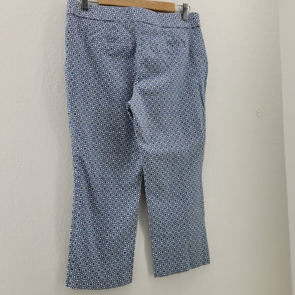 CHICOS Womens Medallion Stretch Pull Up Crop Pants Size 6 Nautical Coastal - Picture 3 of 15